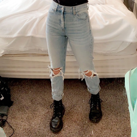 American Eagle Outfitters Denim - American eagle mom jeans